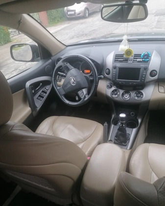 Toyota RAV4 cena 39900 przebieg: 181500, rok produkcji 2010 z Gliwice małe 67